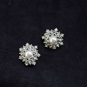 Pair of Vintage Sarah Coventry brooches